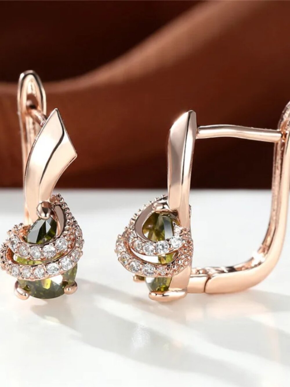 14K Gold Womens 2ct Green Peridot 1ct Diamond Hanging Drop Gemstone Earrings NEW
